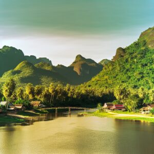 Urlaub Laos • Nong Khiaw (Ratgeber) Urlaub Laos • Nong Khiaw (Sehenswürdigkeiten)